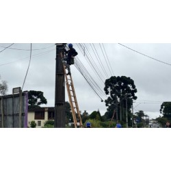 Mais de uma tonelada de cabos irregulares retirados do Centro da cidade de Campo Largo